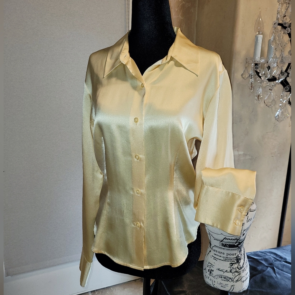 Vintange, DNKY "Donna Karen" Silk Blouse. Soft Buttery Yellow. Very Sexy.